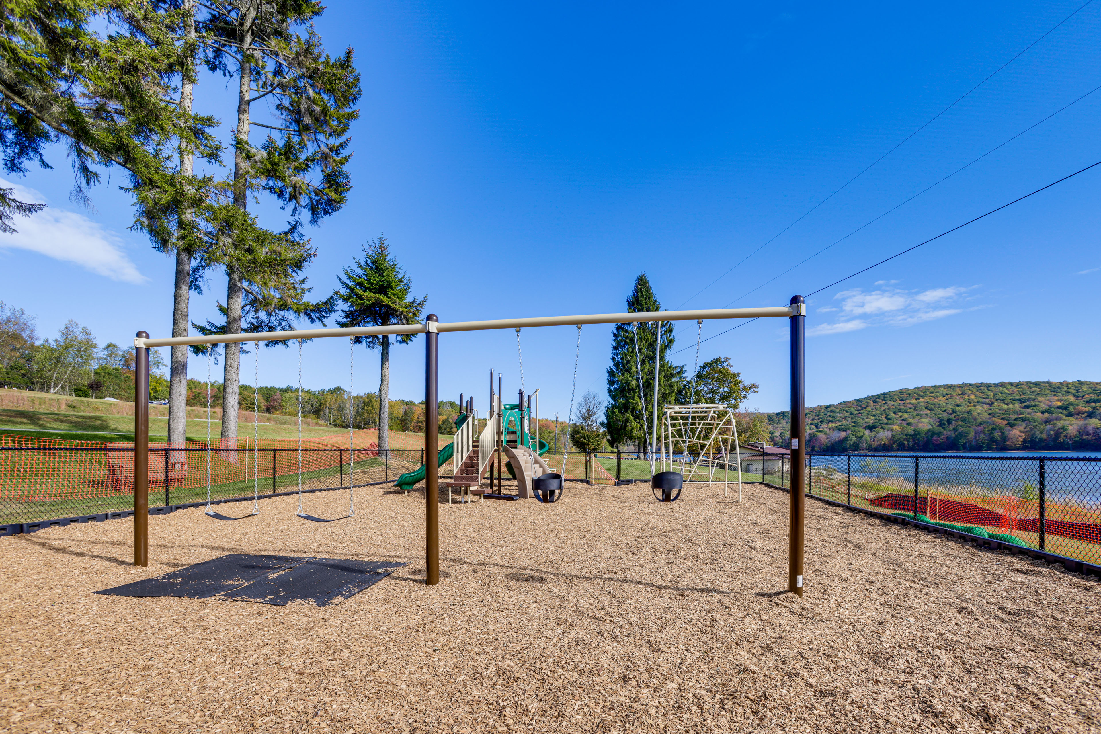 Walk to Alpine Lake: Terra Alta Cabin w/ Deck