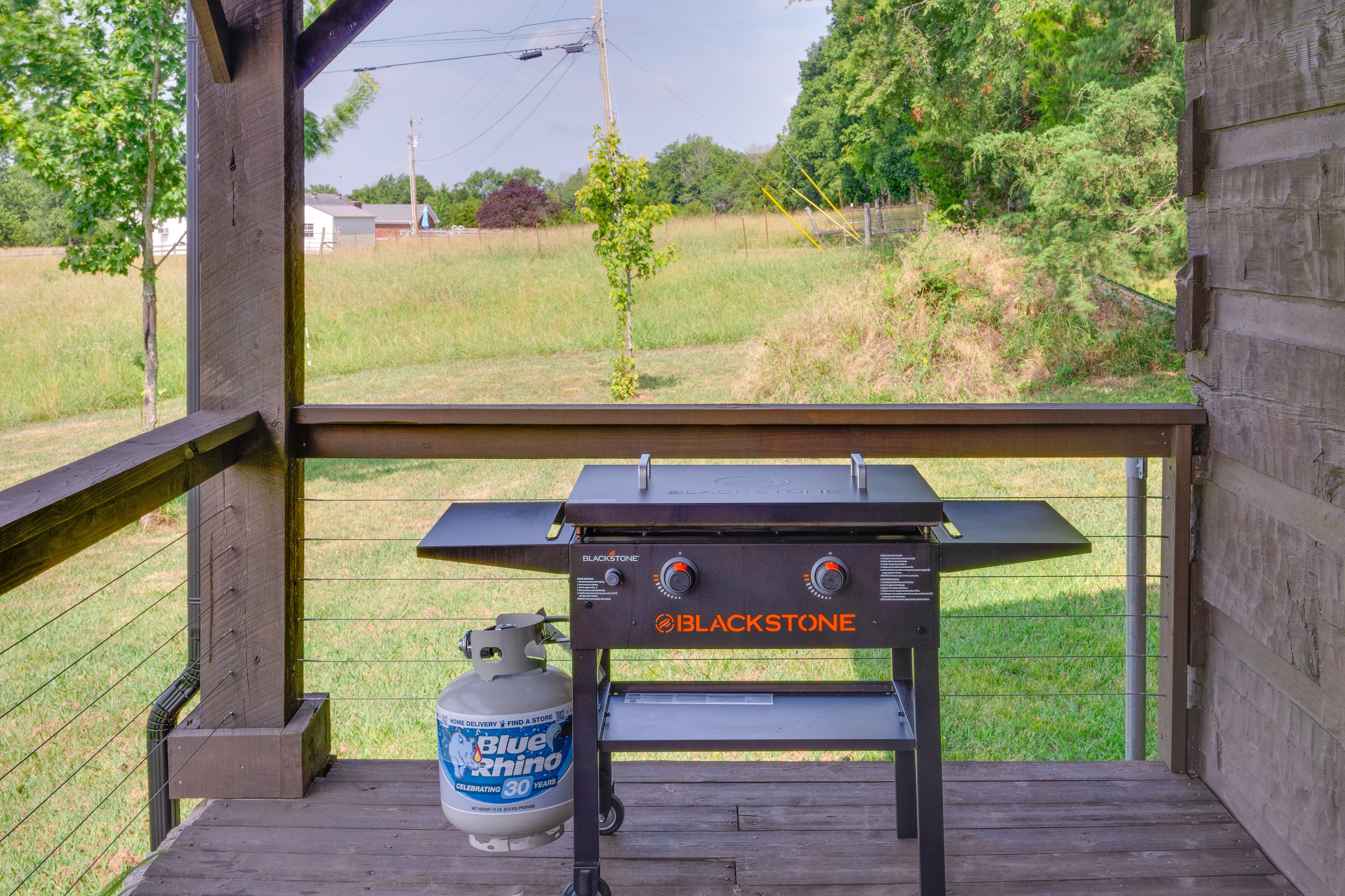 ~ 10 Mi to Downtown: Murfreesboro Area Cabin