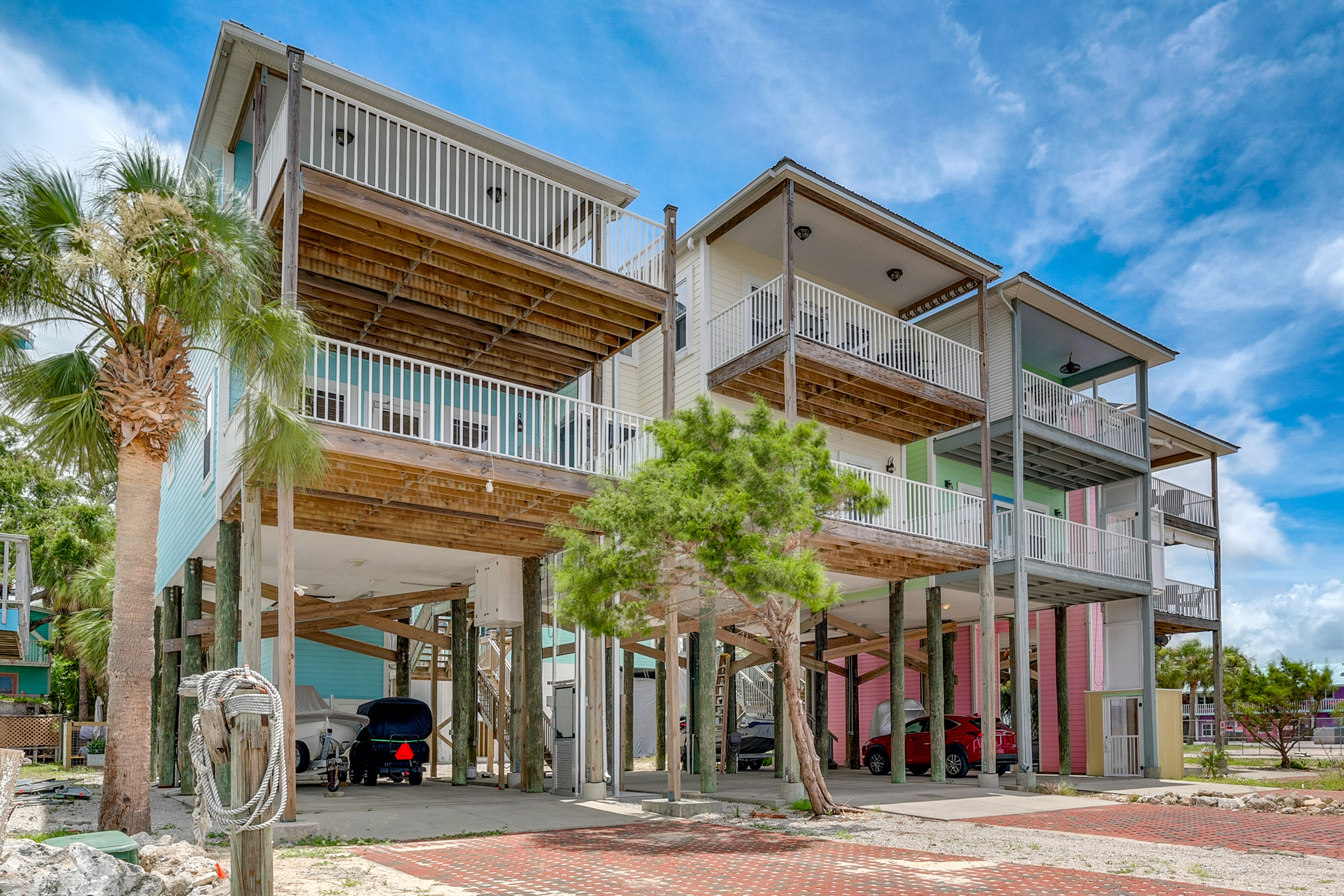 Steps to Beach: Waterfront Cedar Key Home!