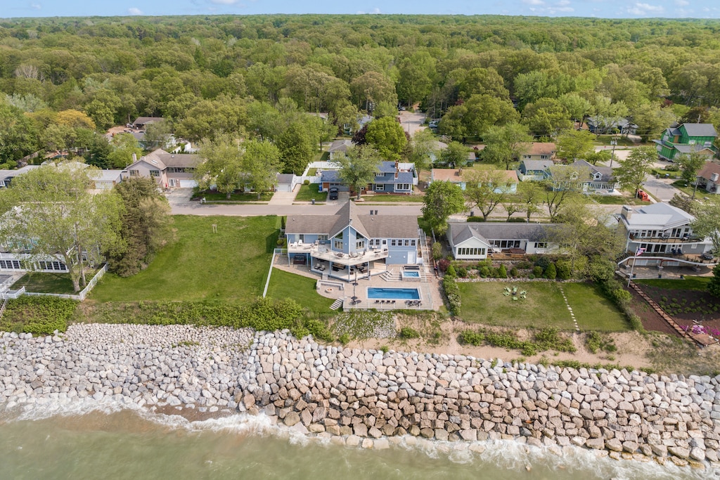 Savor every moment of your vacation from our lakeside home.