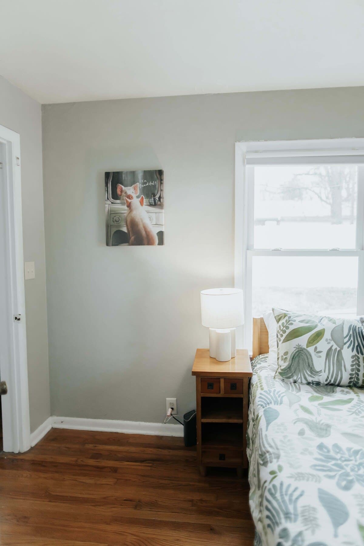 Complete the ambiance with a touch of personal flair - adorn your walls with charming frames, while a bedside table and lamp add both functionality and a cozy glow to your sanctuary. Complete the ambiance with a touch of personal flair - adorn your walls with charming frames, while a bedside table and lamp add both functionality and a cozy glow to your sanctuary.