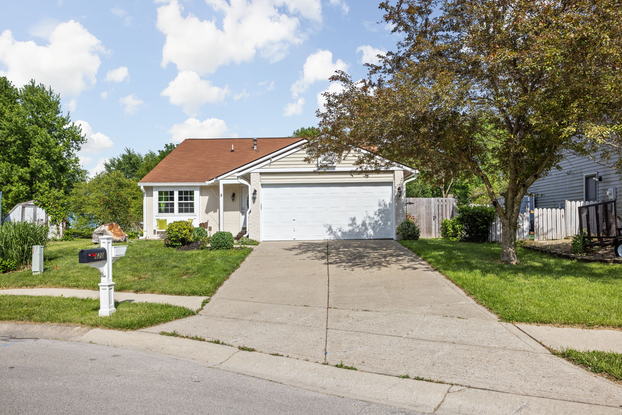 Our driveway offers convenient parking .