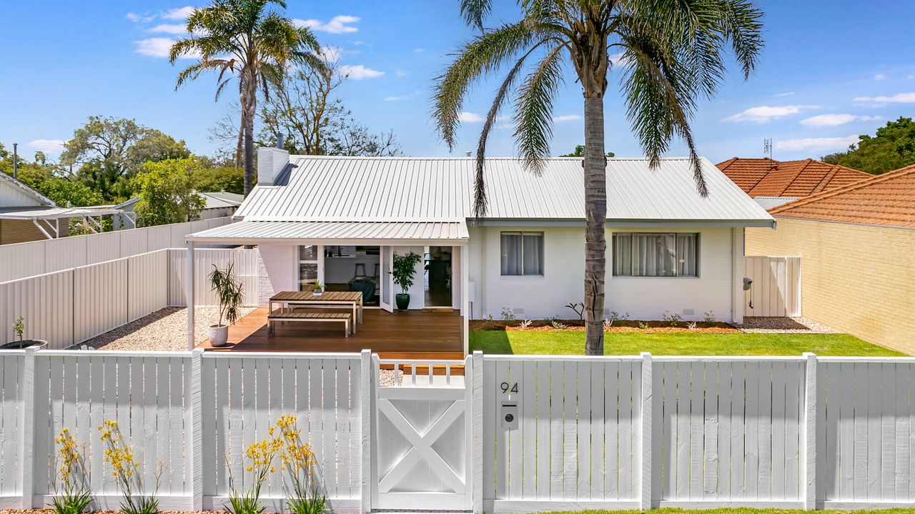 Property Image 1 - Fairbairn Family Beach Bungalow