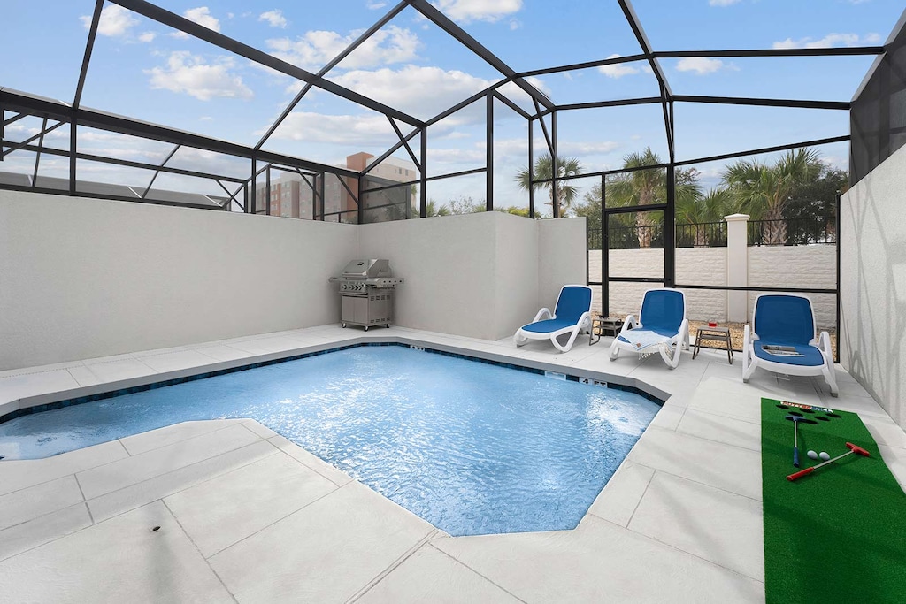 Private Pool & Patio