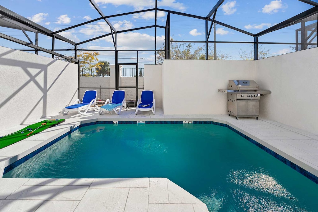 Private Pool & Patio