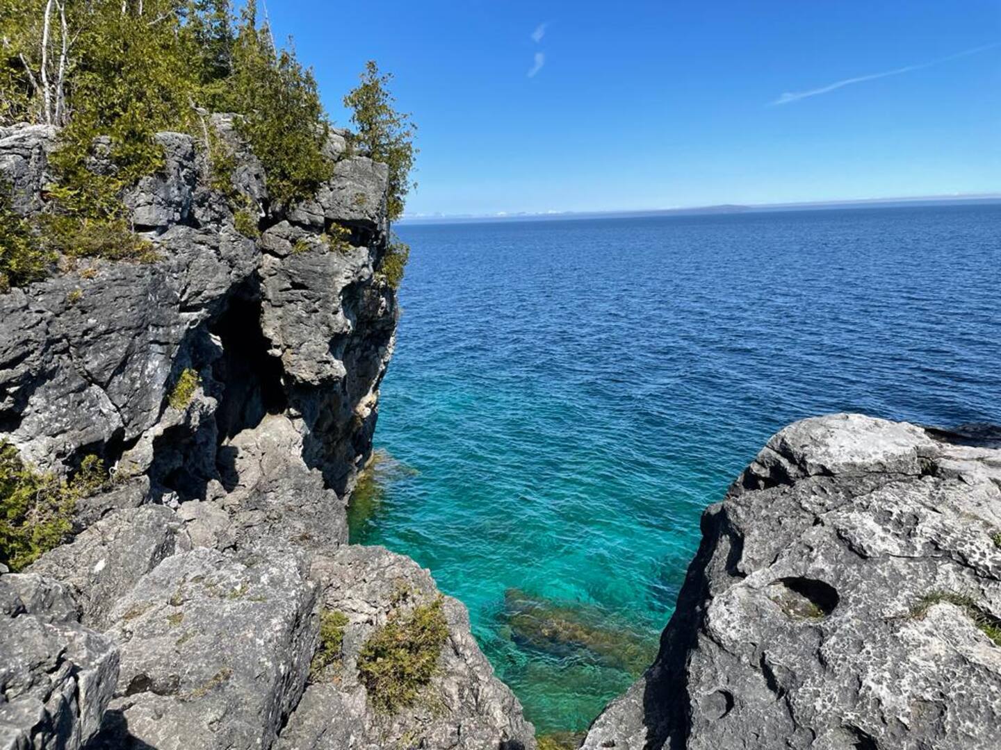 Stunning waterfront w/ spa + dog run