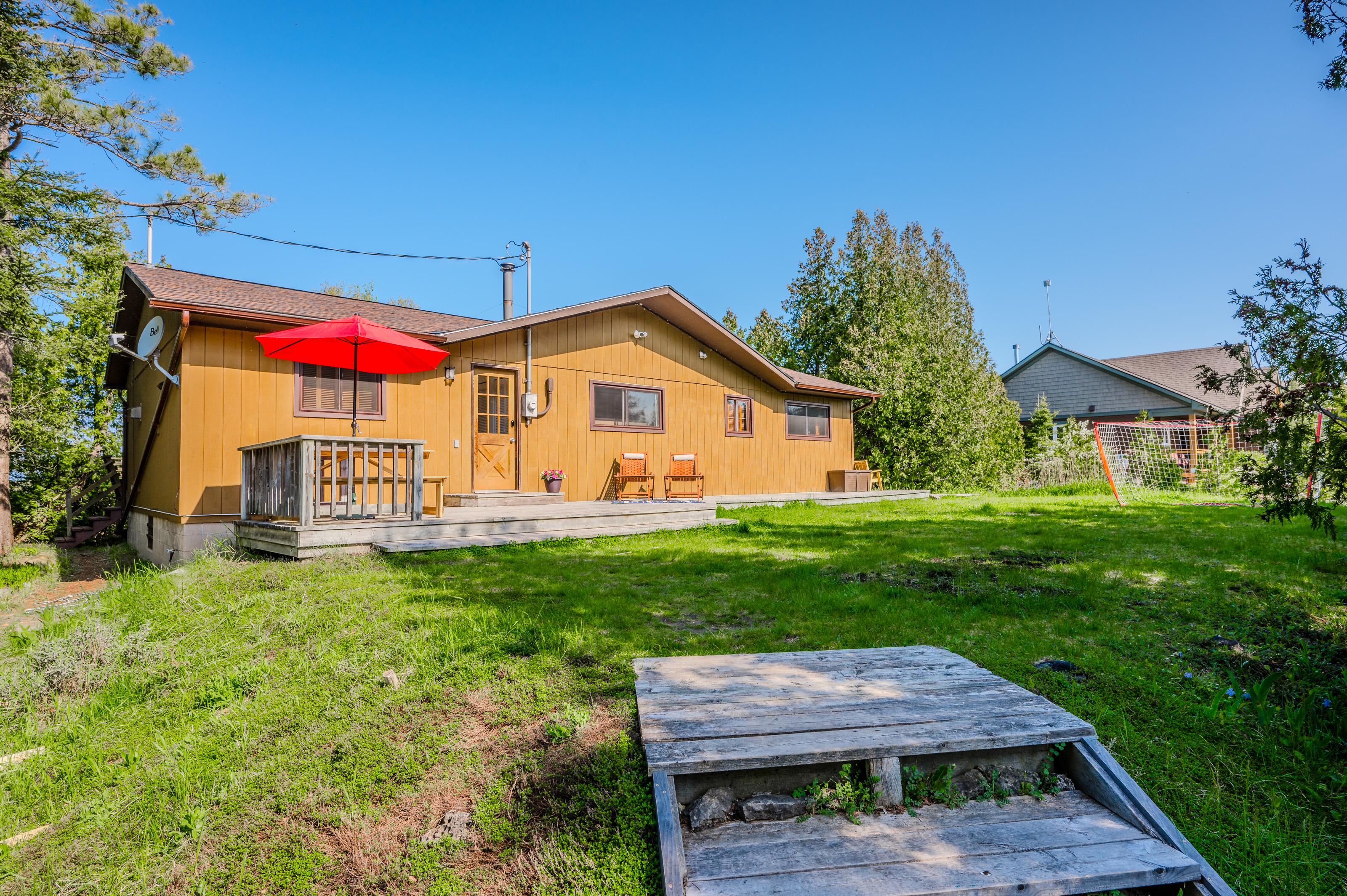 Silver Birch: Waterfront Cottage