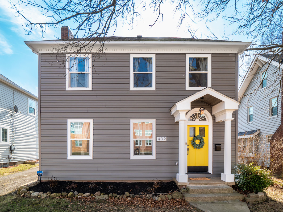 Large 4 Bedroom Newly Renovated Home in Akron!