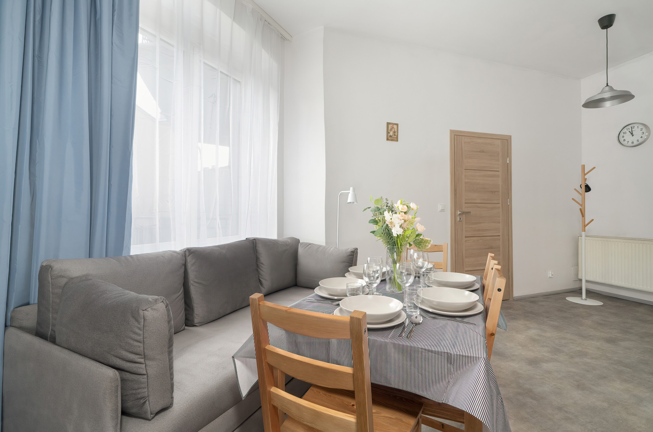 Property Image 1 - Elegant Grey and Beige Ground Floor Apartment in Poznań | Close to the City Market | Desk