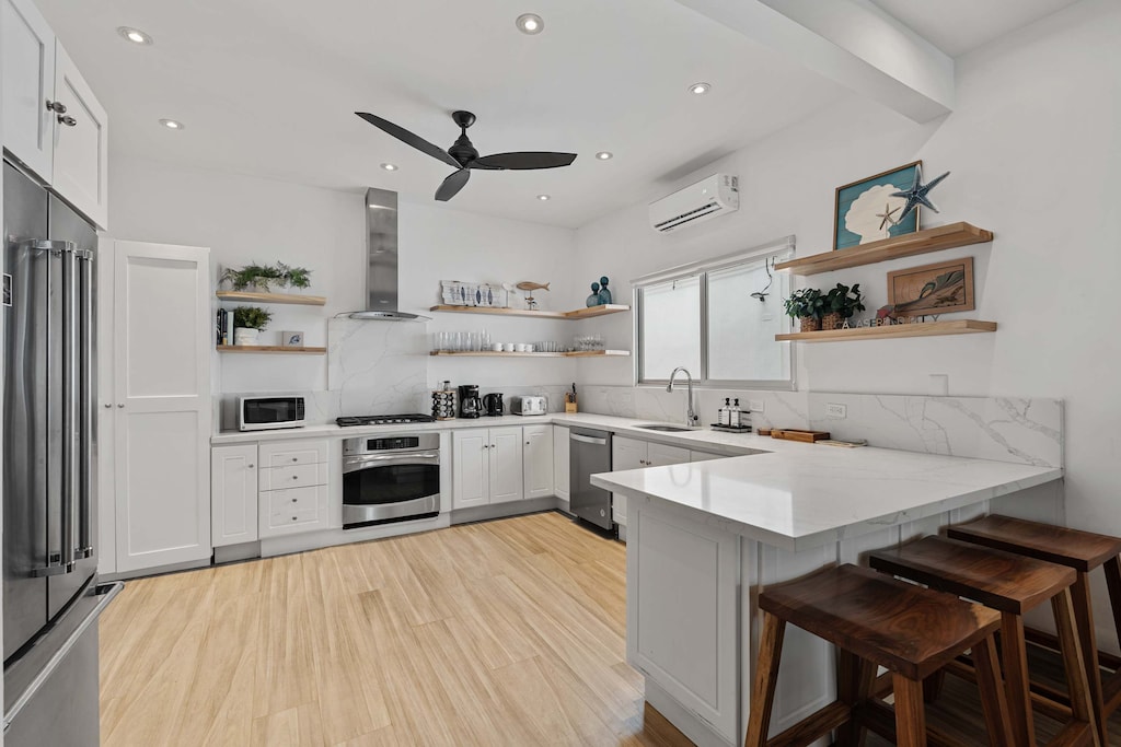 Share laughter and meals at your island retreat.

