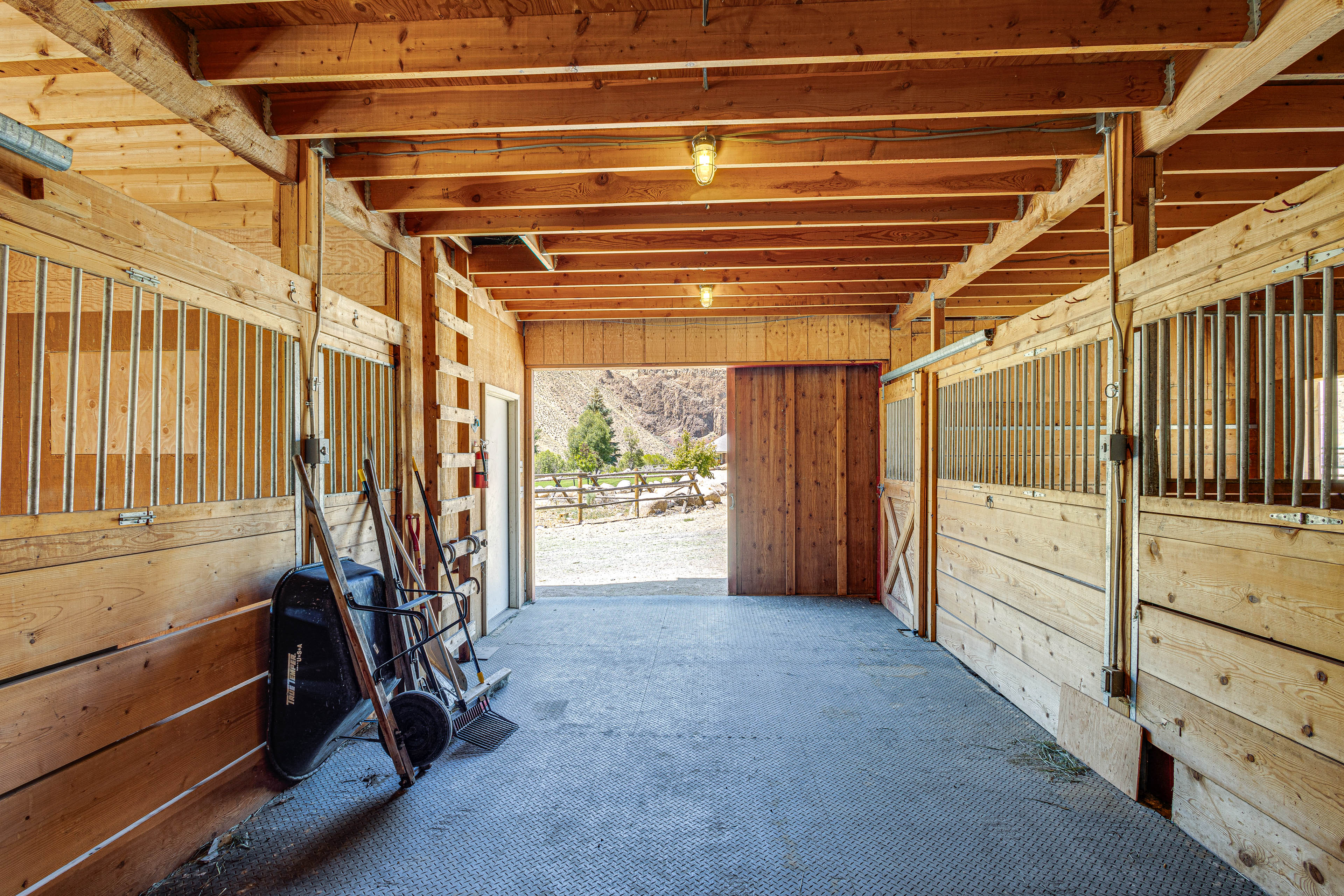 Remote Idaho Mountain Lodge w/ River Access!