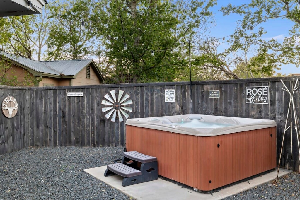 Hot tub area with Tx decoration
