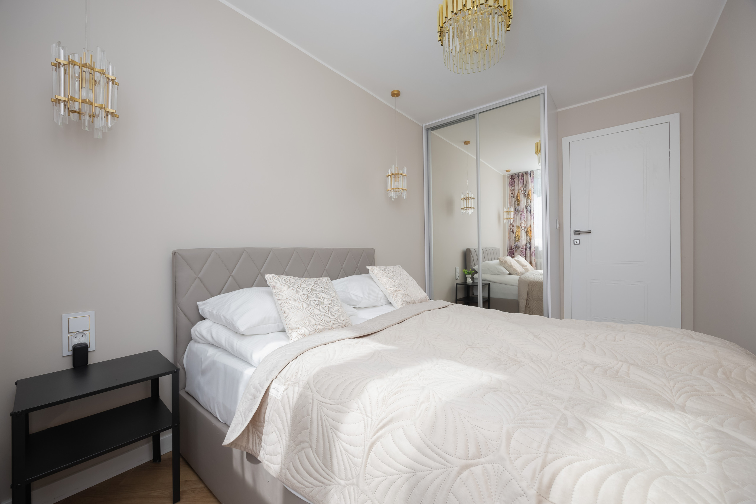 Property Image 2 - Grzybowska Apartment next to Zlote Tarasy | 2 bedrooms | Downtown Warsaw