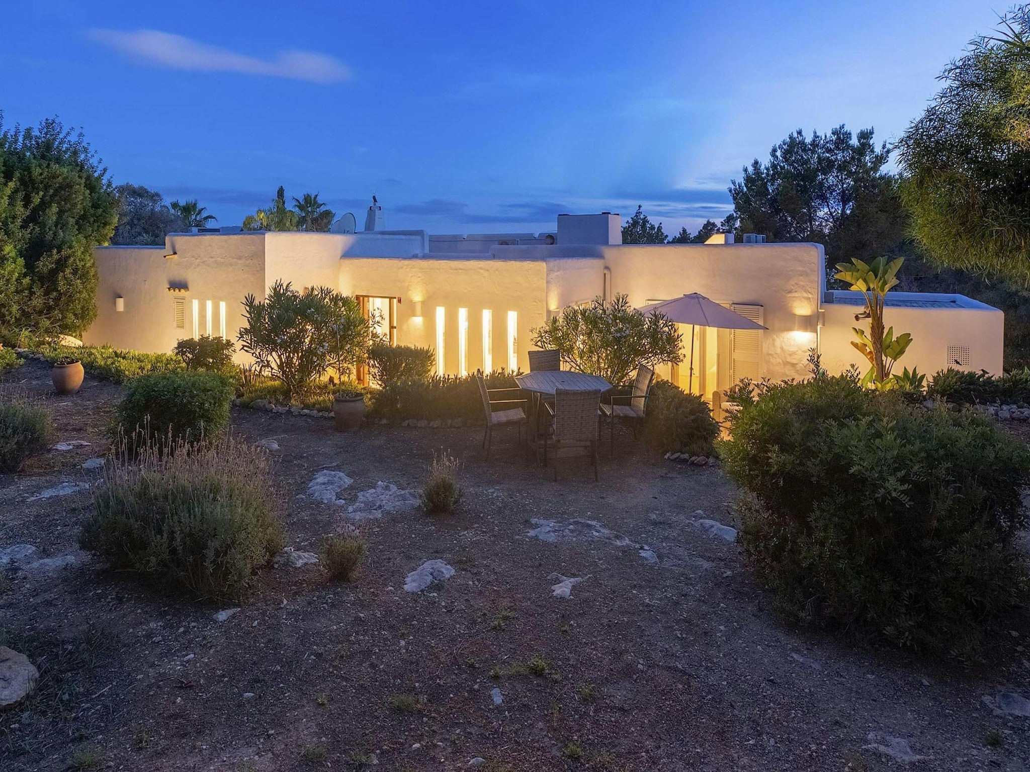 Holiday home with outdoor barbecque