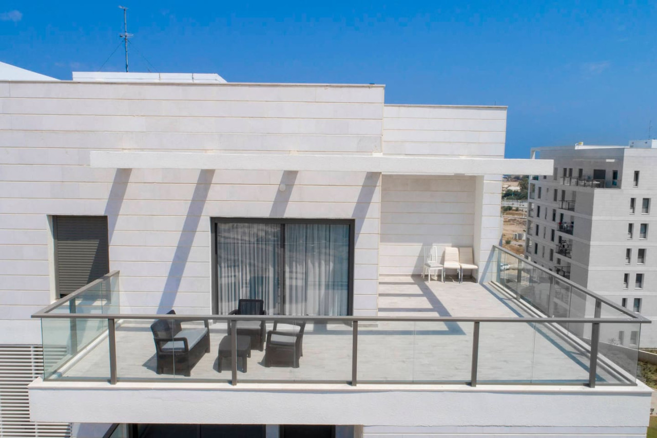 Property Image 2 - Chic Sea View Balcony Escape