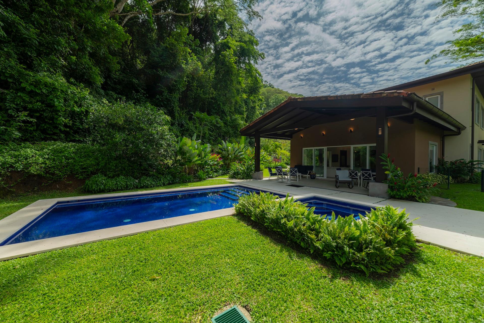 Property Image 1 - - Casa Forest 4 bdrm private pool Family