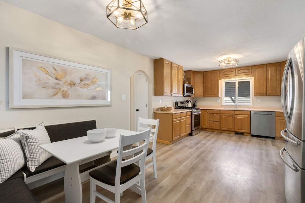 Fully-equipped Kitchen with a Dining Nook
