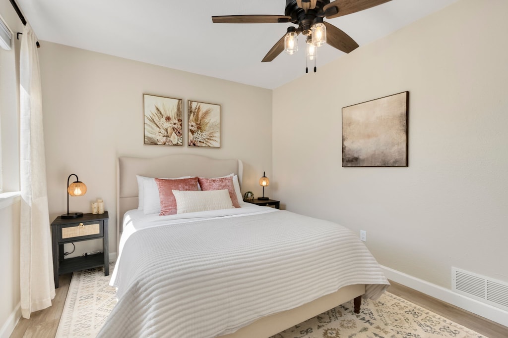 Bedroom 3 | Queen Bed (main level)