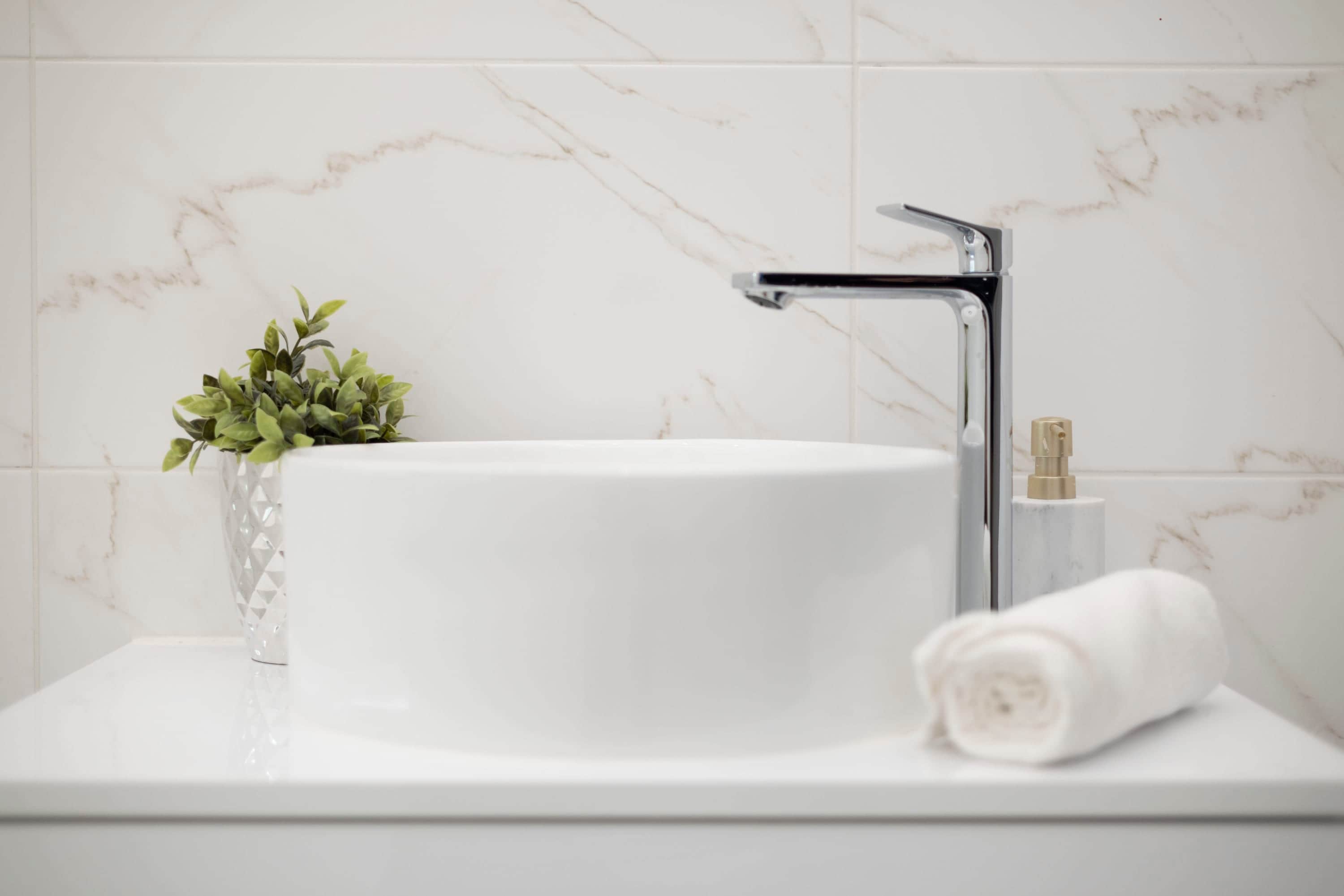 Exclusive & Prestigious Center Residence w/Balcony Exclusive & Prestigious Center Residence w/Balcony