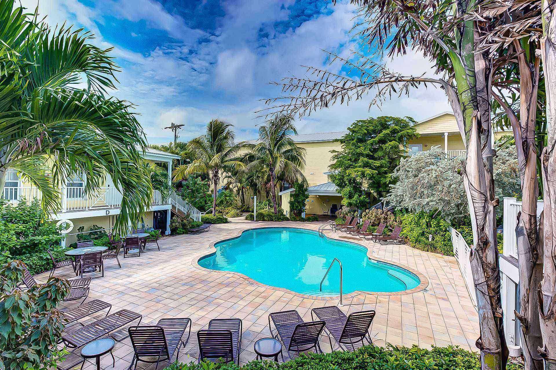 Property Image 1 - Beach Club at Siesta Key Poolside D