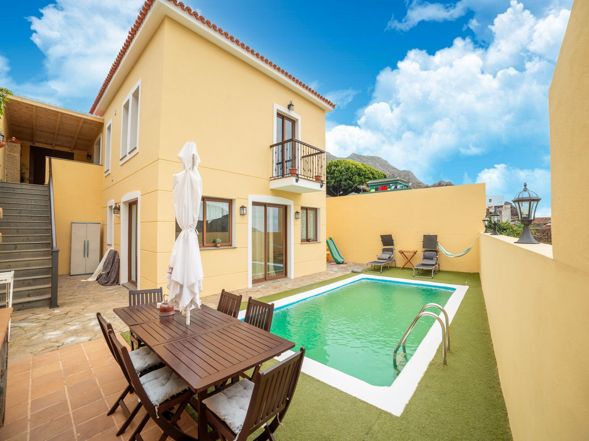 Property Image 1 - Holiday villa with garden and private pool