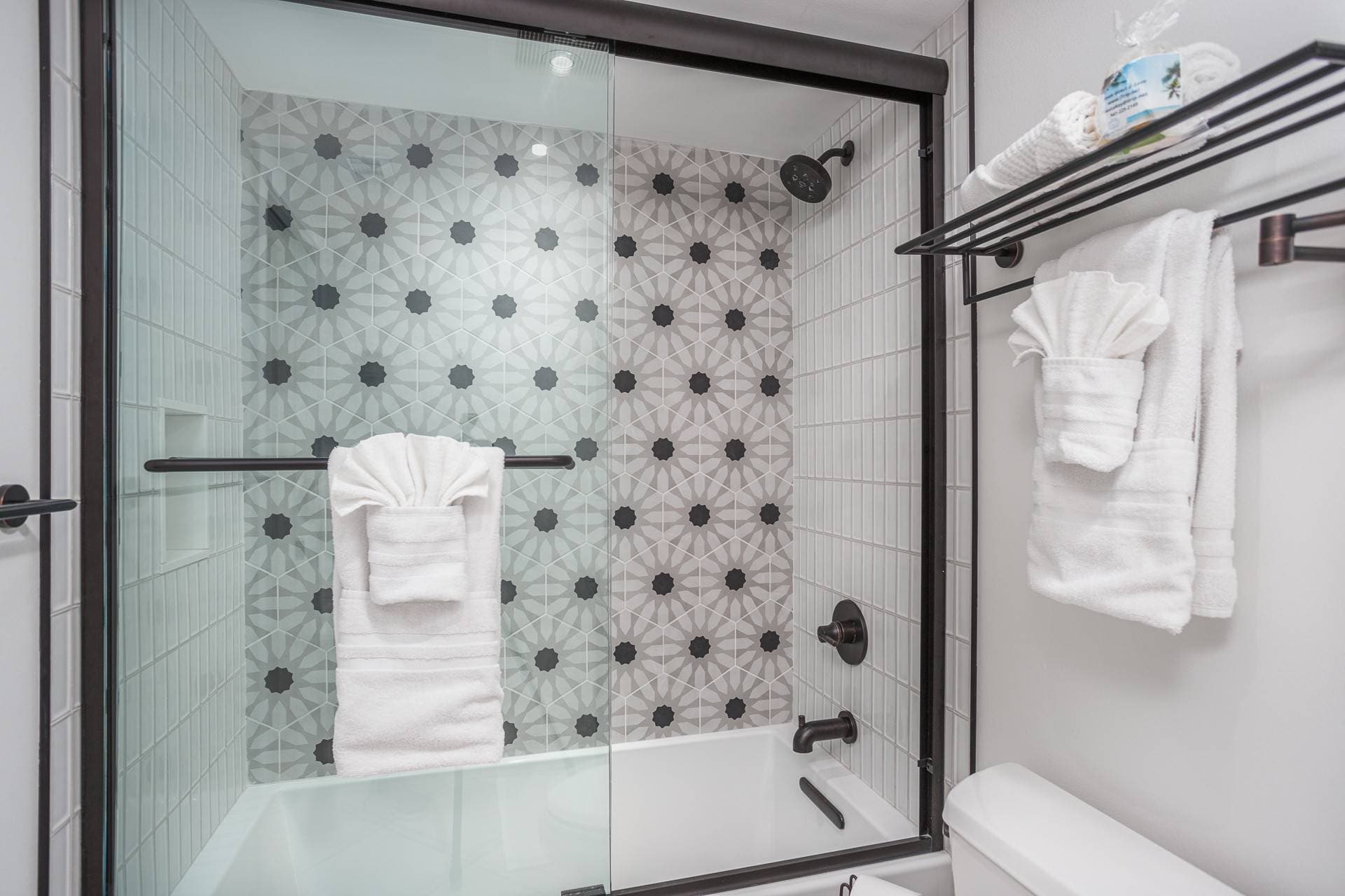 Siesta Dunes Modern Coastal Retreat