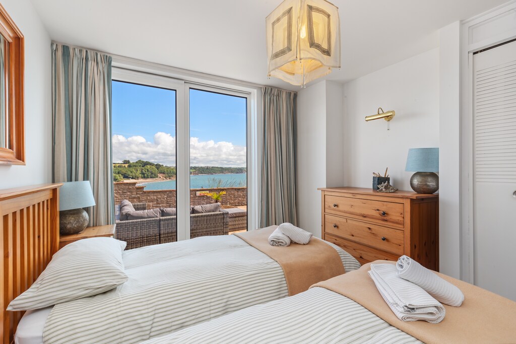 Sea Views, Harbour Views, Terrace, Parking