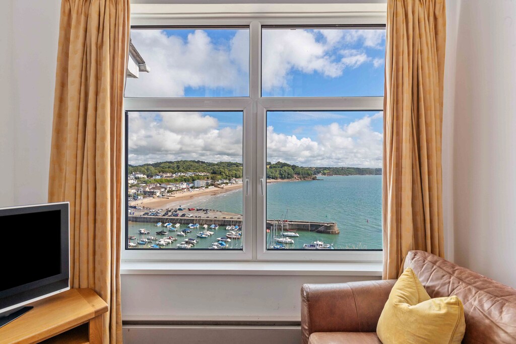 Sea Views, Harbour Views, Terrace, Parking