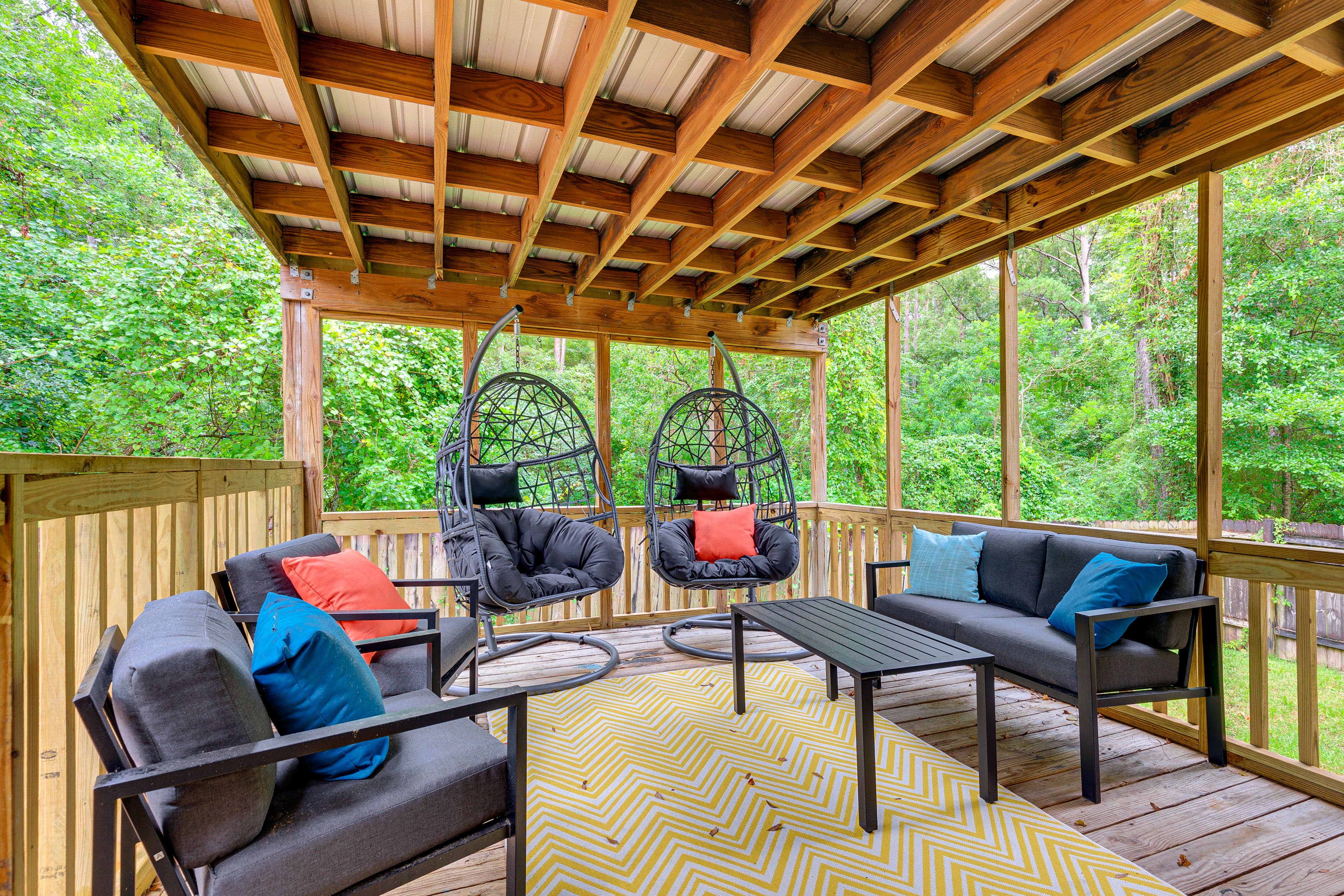 Daphne Home w/ Deck: Close to Beaches & Parks!