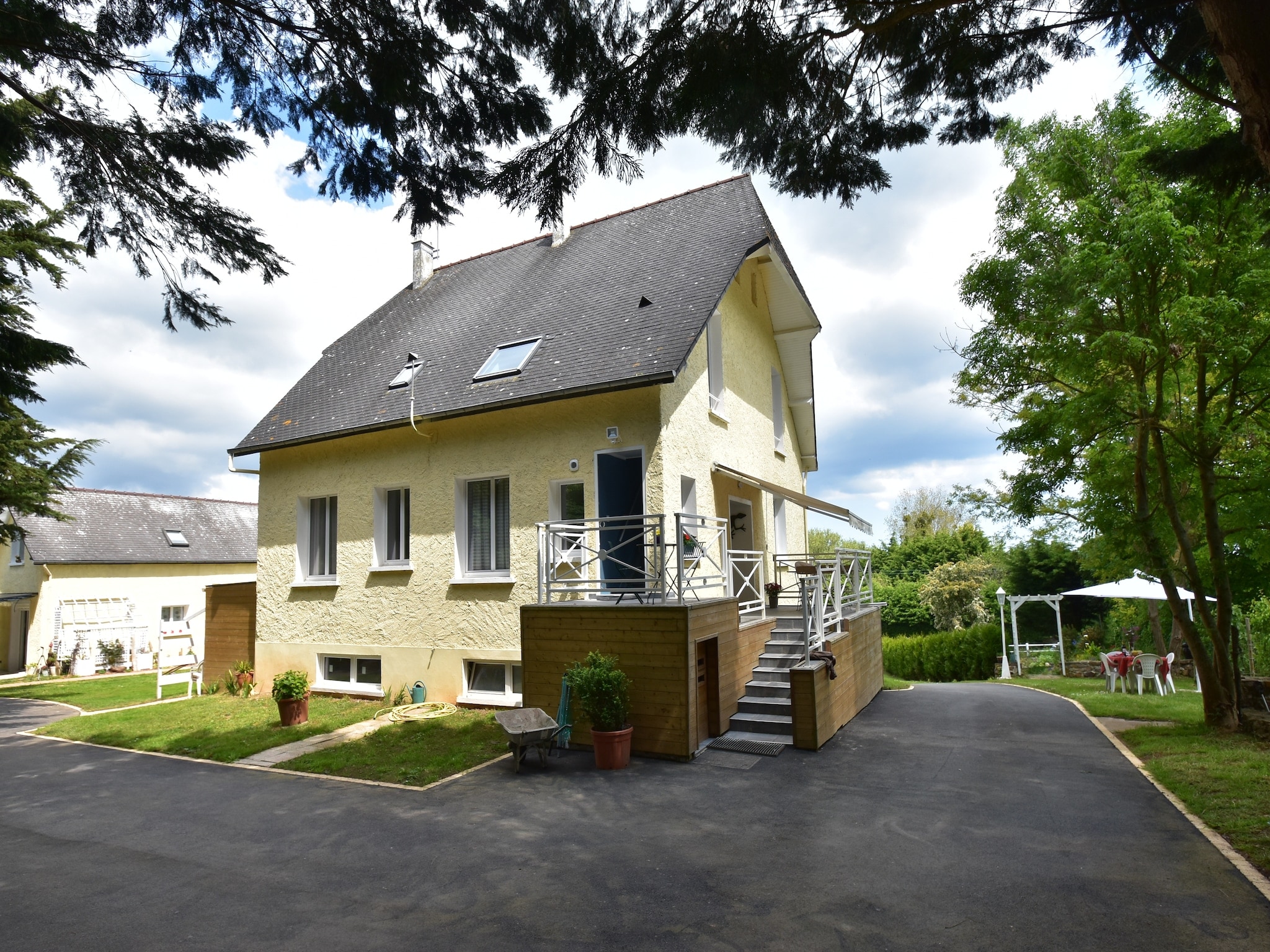 Property Image 1 - Modern house with private terrace