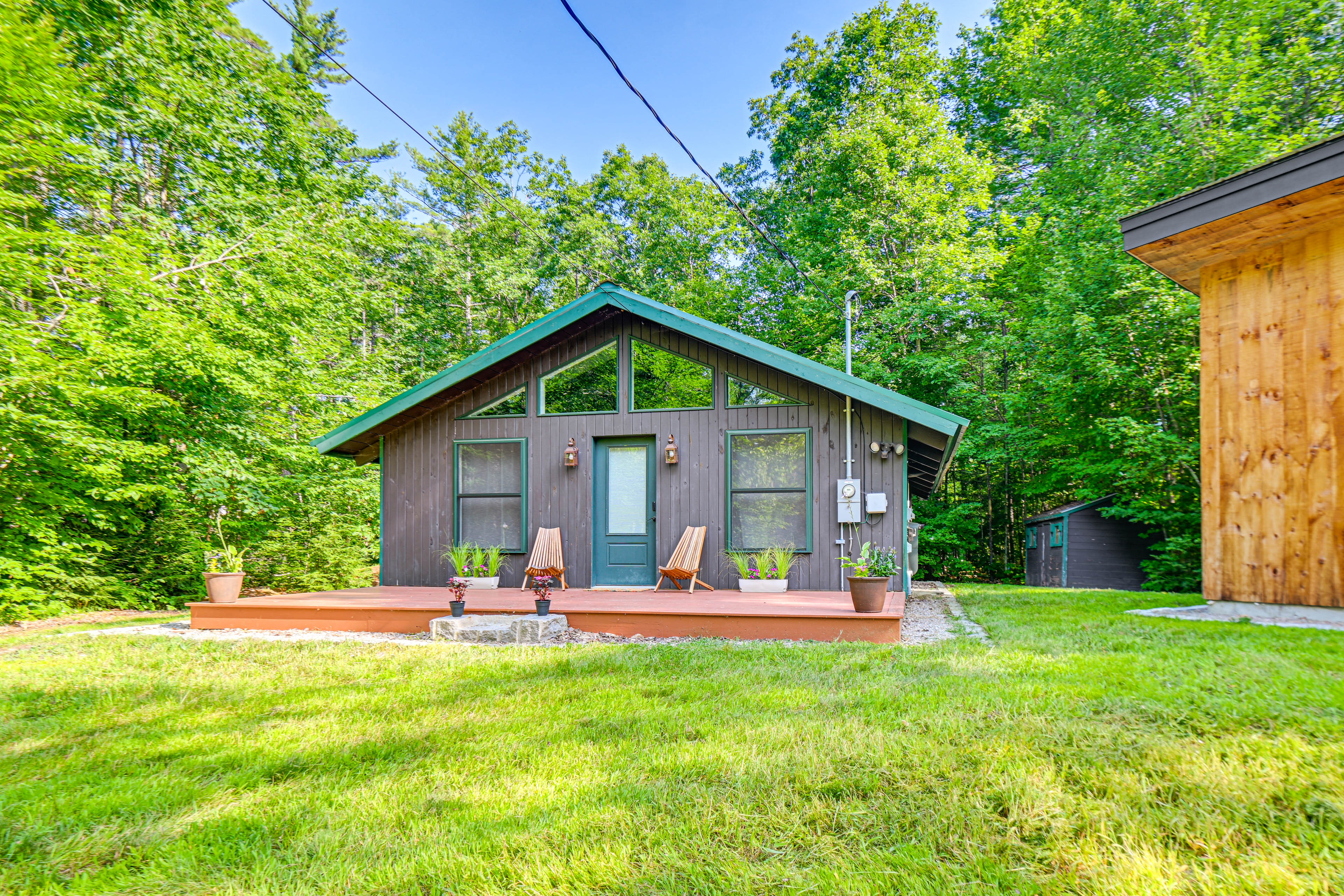 Property Image 1 - Bright Center Conway Cabin < 1/2 Mi to Conway Lake