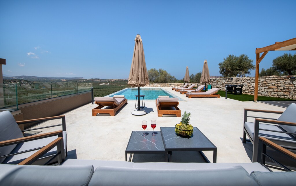 Enjoy uninterrupted views from the comfort of your sun lounger.