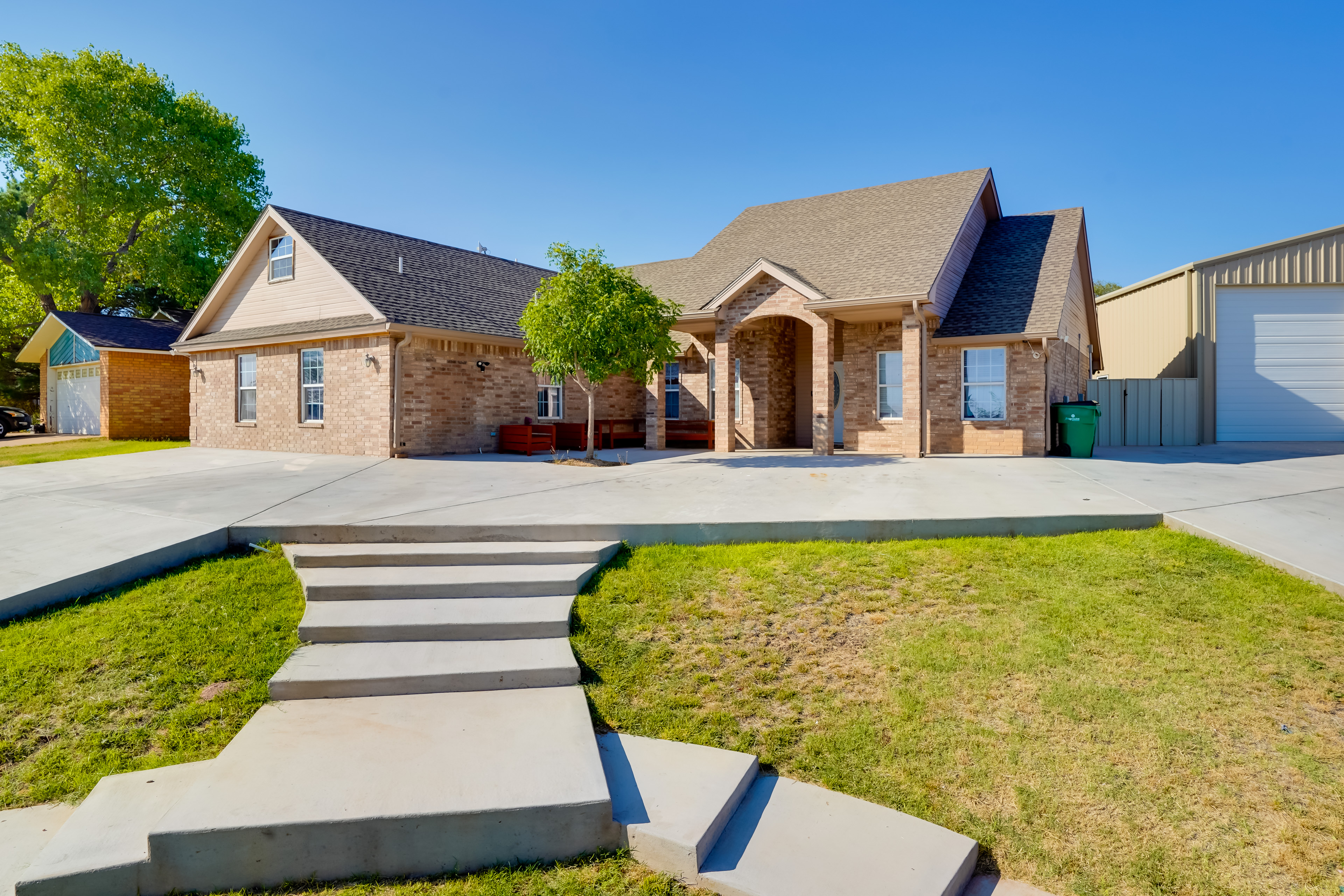 Property Image 2 - Ransom Canyon Paradise: Hot Tub, Outdoor Kitchen!