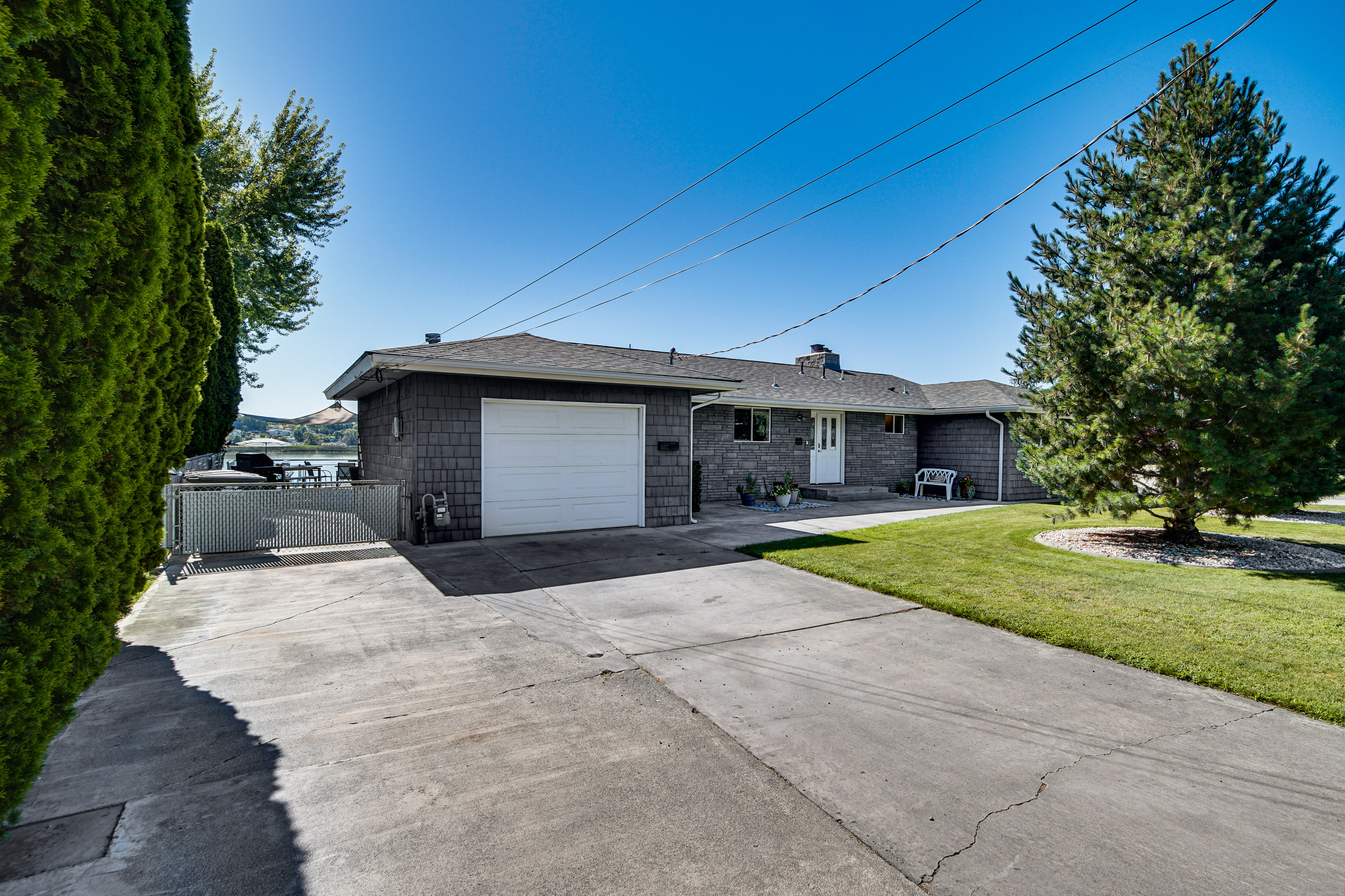 Hunting & Fishing Trip Base Camp on Moses Lake!