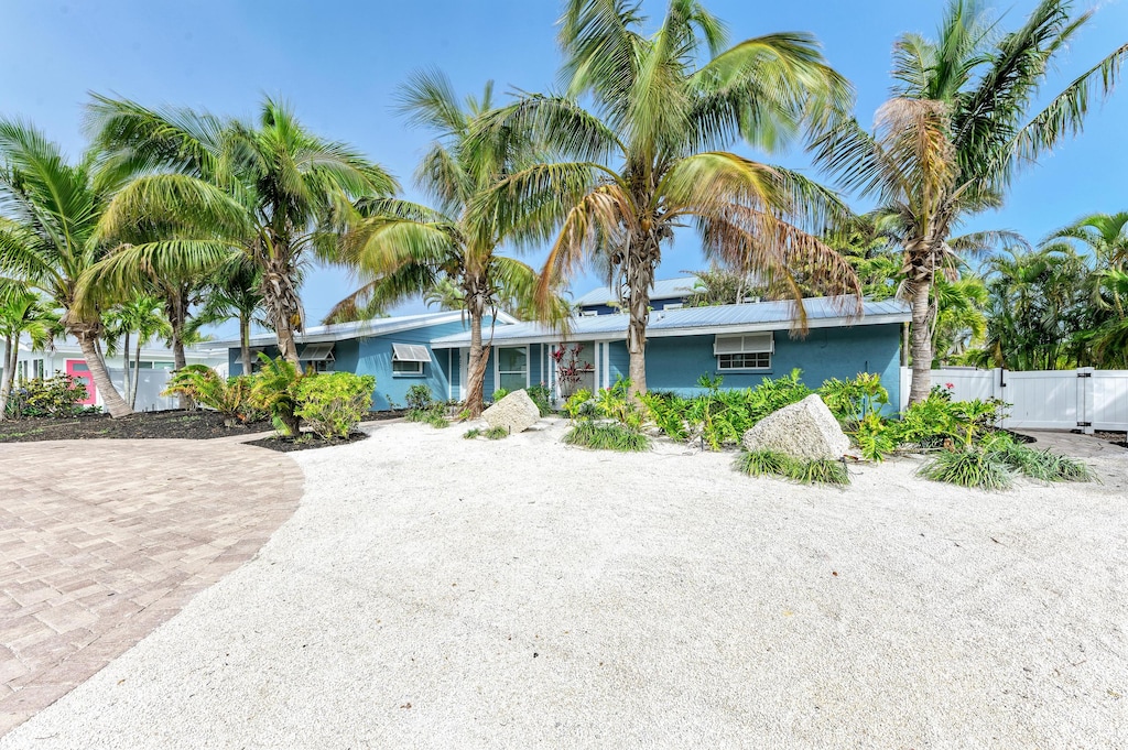 Anna Maria Island Blue Bella Bliss