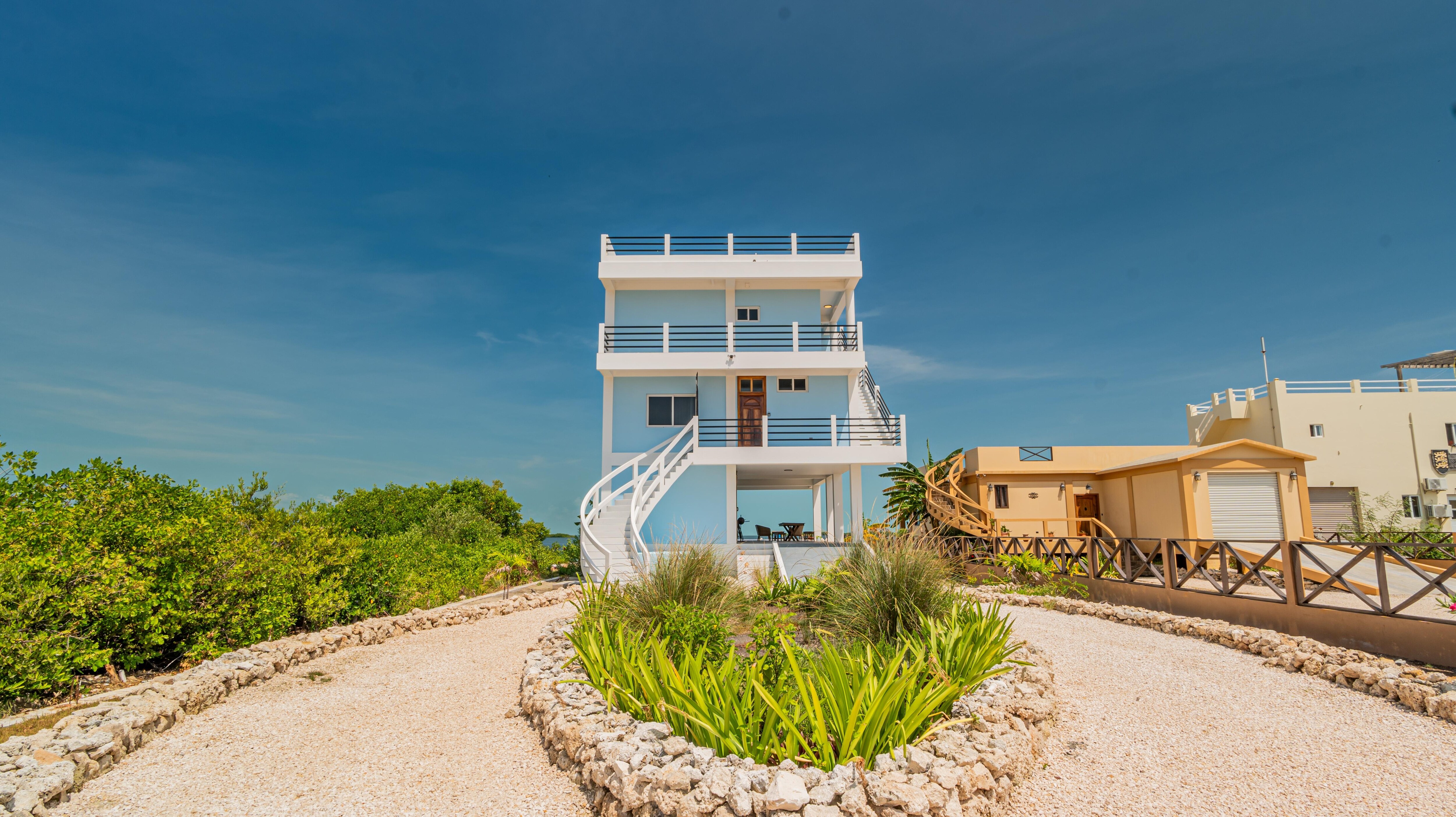 Property Image 2 - The Lor-E-Lei House