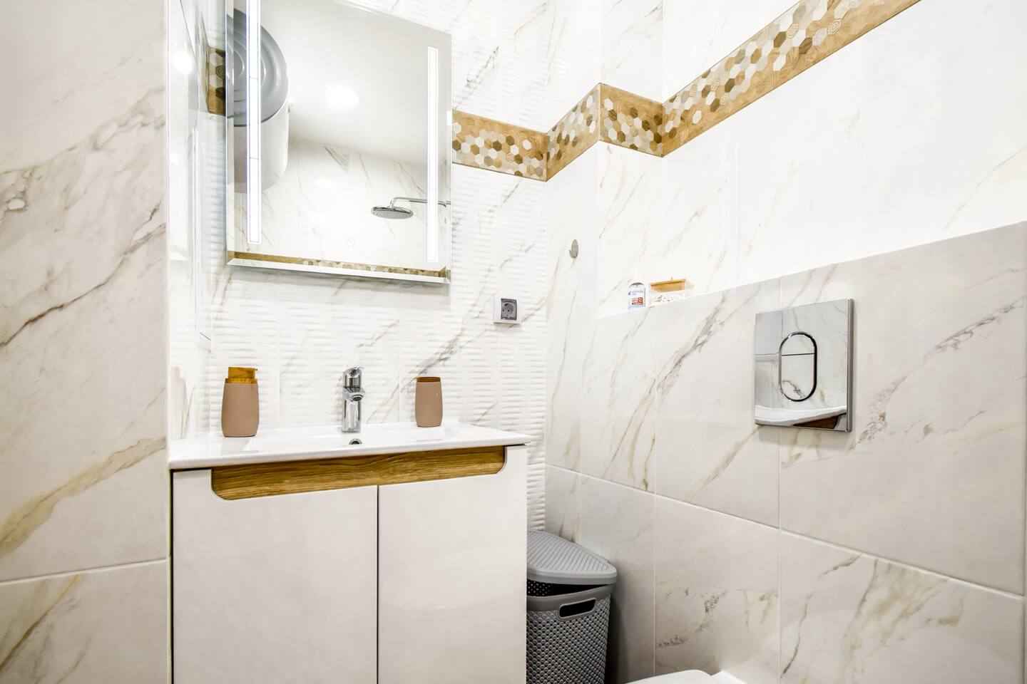 Modern 1BR Apartment with All the Comforts of Home