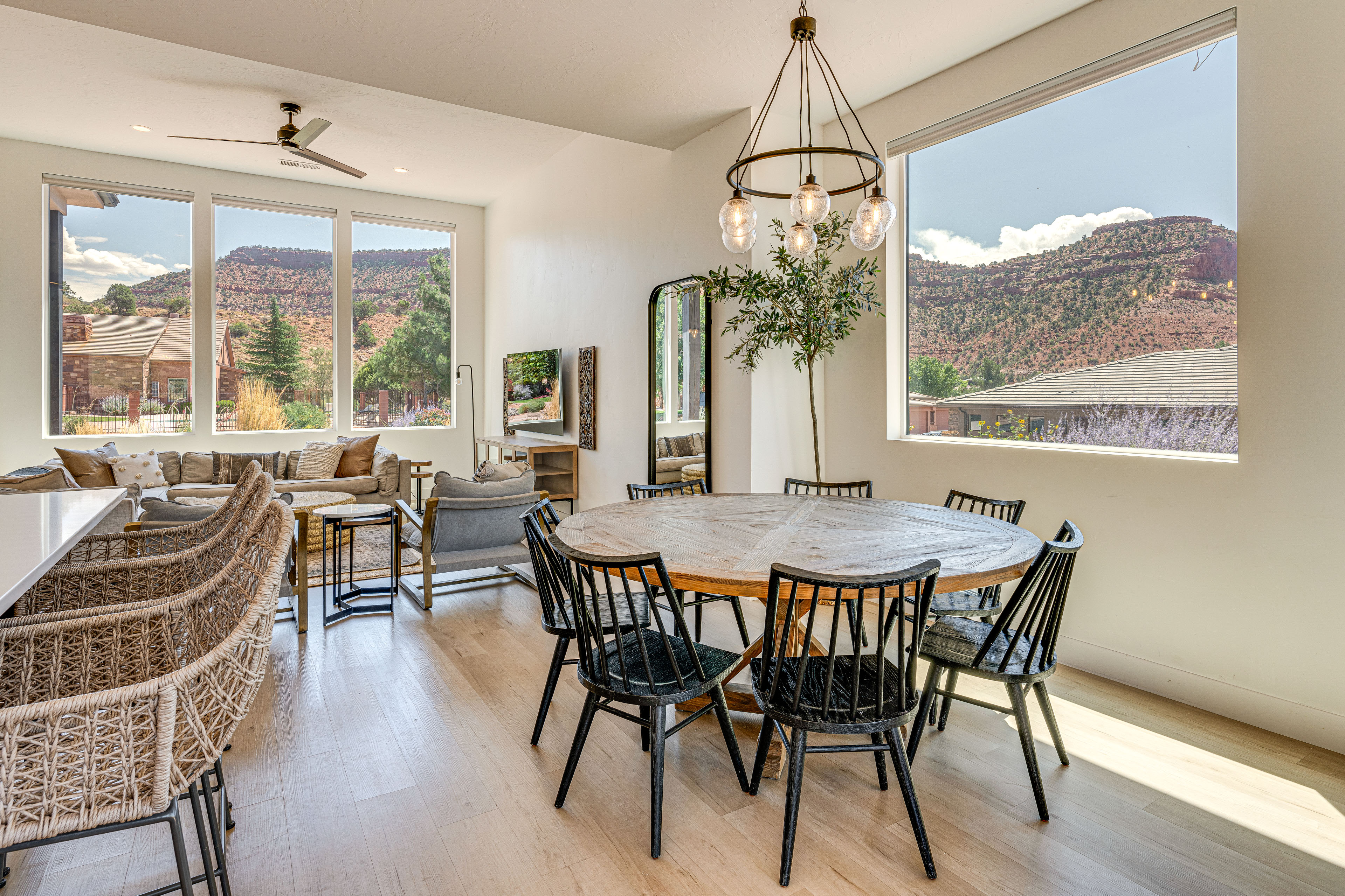 Property Image 2 - Gorgeous Kanab Home: Canyon Views & Pool Access!