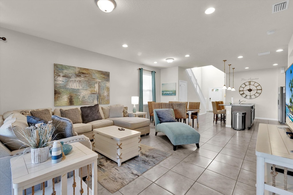 Living Room (Angle)
55" TV