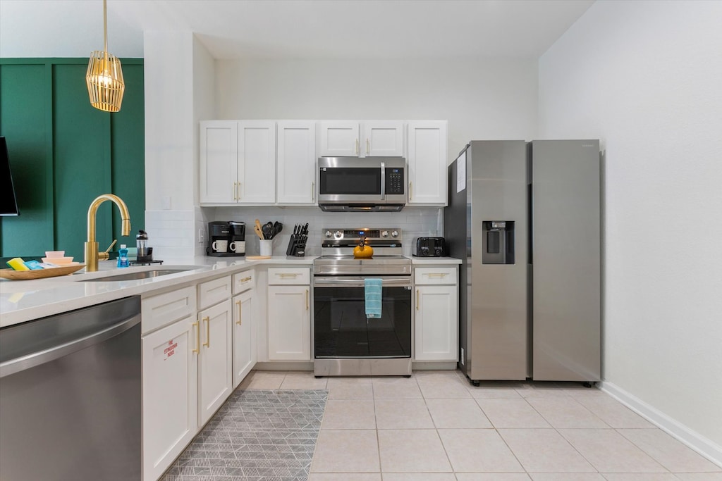 Your family's cooking HQ! With plenty of space for little helpers, cooking becomes a fun family adventure—whether it's a quick snack or a full feast, it's all about cooking up joy and memories together!