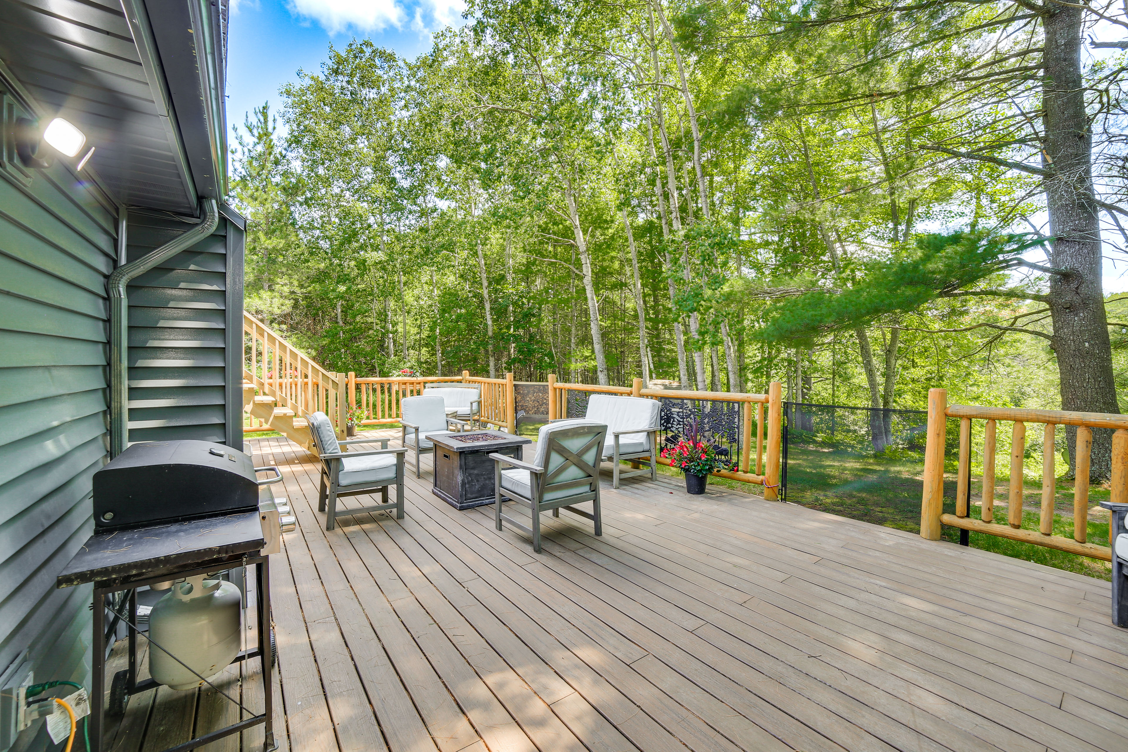 Pembine Cabin w/ Expansive Yard, Fire Pit & Grill!