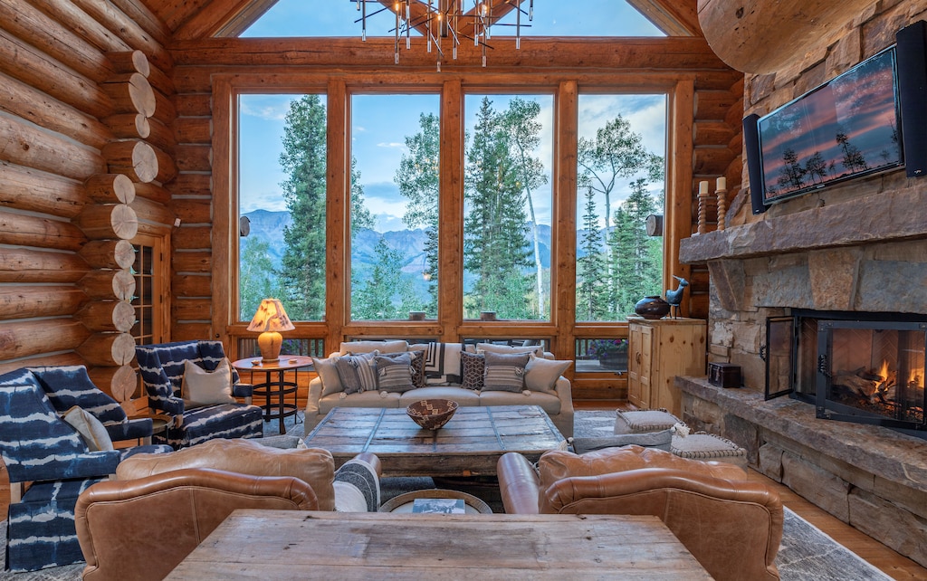 Living Room - Natural light with stunning mountain views