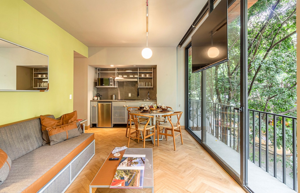 El mobiliario, la decoración y los servicios pueden variar ligeramente.