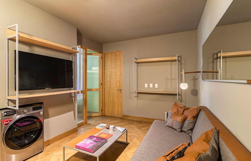 El mobiliario, la decoración y los servicios pueden variar ligeramente.