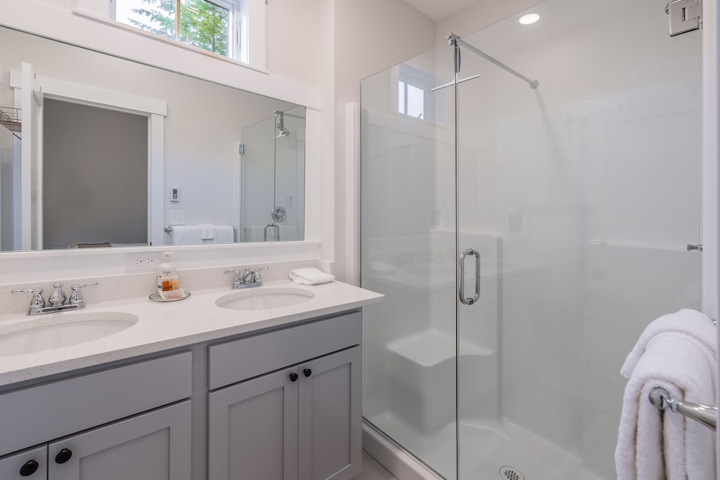 Spa-like primary ensuite bathroom