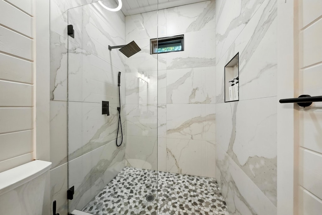 Full size stand up shower