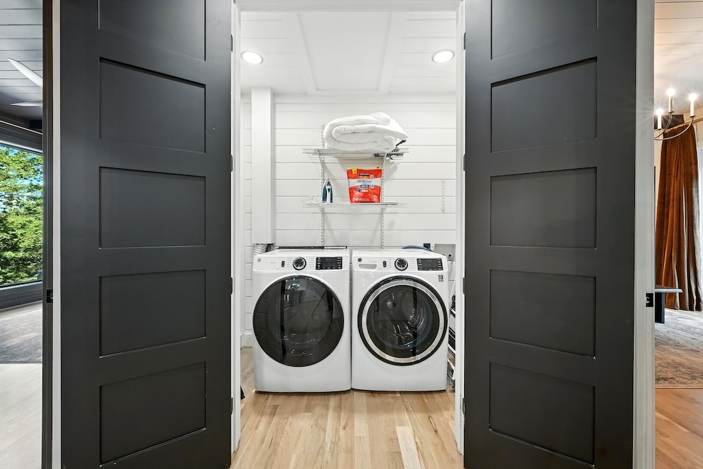 Another set of washer/dryer upstairs