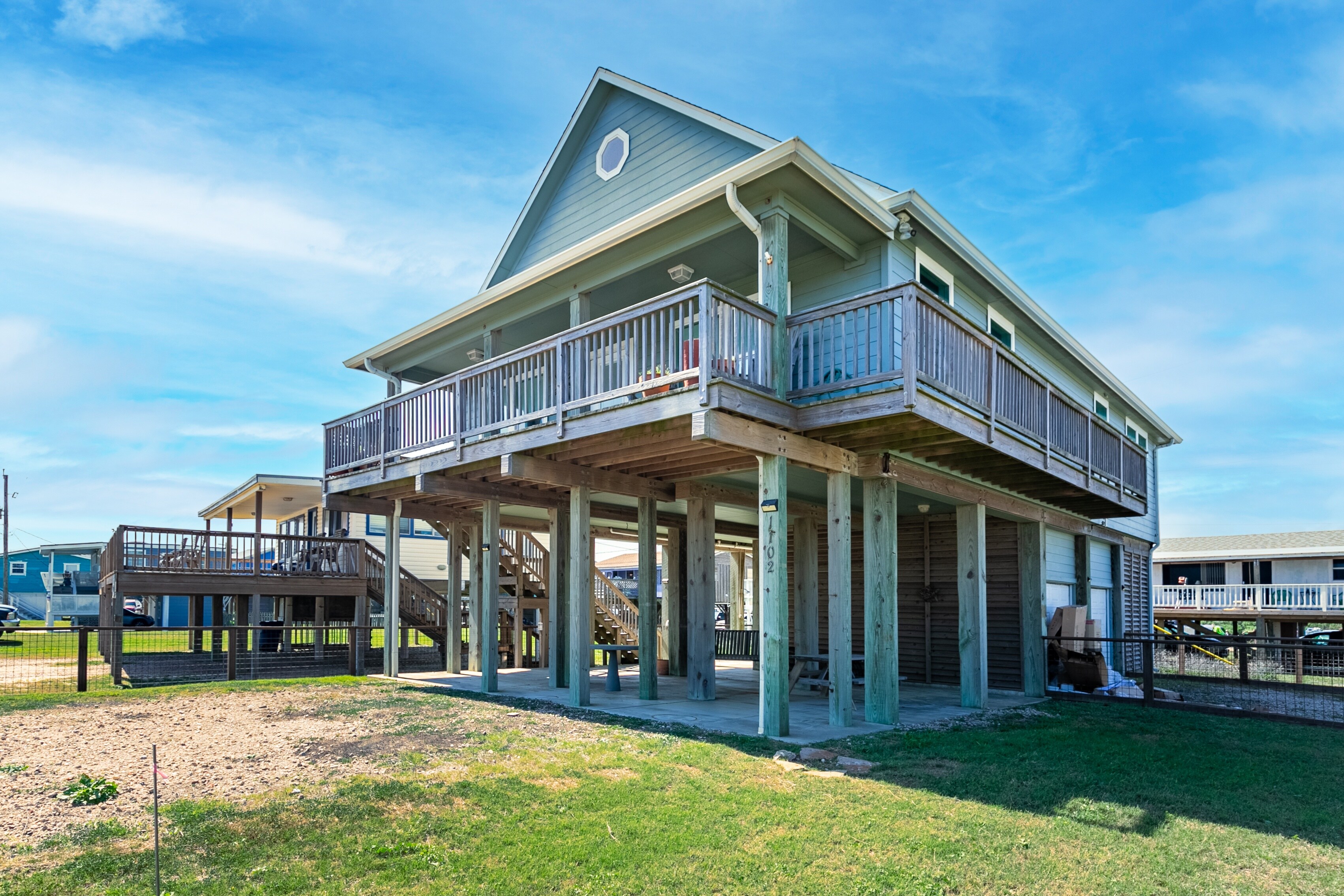 Property Image 1 - Beach Cottage w/ 3BR | Ocean view | Balcony