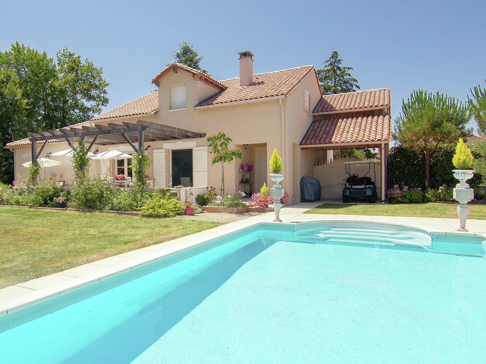 Property Image 1 - Classy Villa in Ecuras-Rouzède with Private Garden