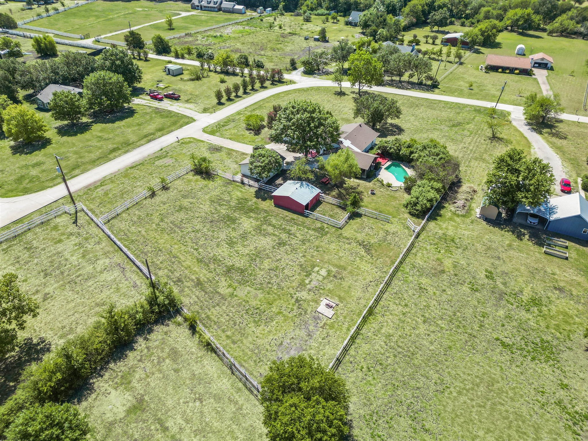 Say hello to your very own country oasis! You can breathe in the fresh country air as you enjoy a meal on the patio and indulge in some pool fun under the sun!